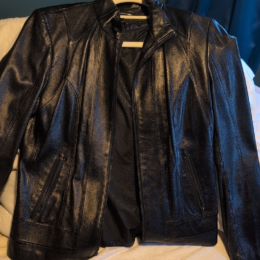 Woman's Wilsons Leather Shiny Black Jacket